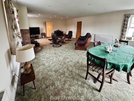 3 bedroom Bungalow for sale in Mosscroft Lane, Hatfield Woodhouse, Doncaster, DN7