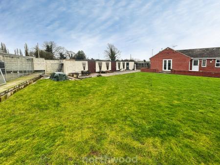 3 bedroom Bungalow for sale in Mosscroft Lane, Hatfield Woodhouse, Doncaster, DN7