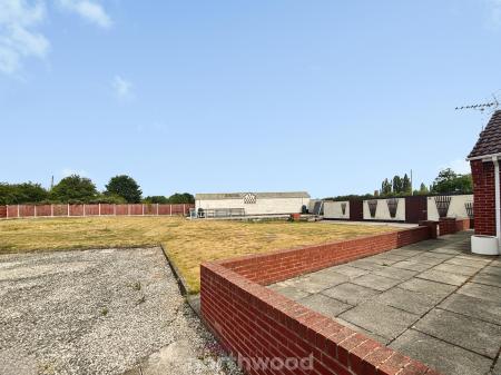 3 bedroom Bungalow for sale in Mosscroft Lane, Hatfield Woodhouse, Doncaster, DN7