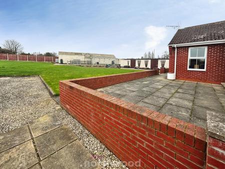3 bedroom Bungalow for sale in Mosscroft Lane, Hatfield Woodhouse, Doncaster, DN7