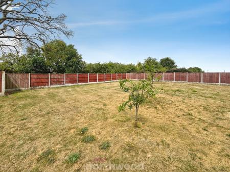 3 bedroom Bungalow for sale in Mosscroft Lane, Hatfield Woodhouse, Doncaster, DN7