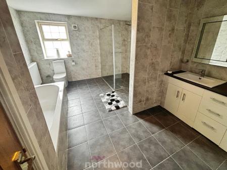 3 bedroom Bungalow for sale in Mosscroft Lane, Hatfield Woodhouse, Doncaster, DN7