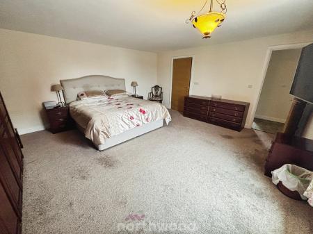 3 bedroom Bungalow for sale in Mosscroft Lane, Hatfield Woodhouse, Doncaster, DN7