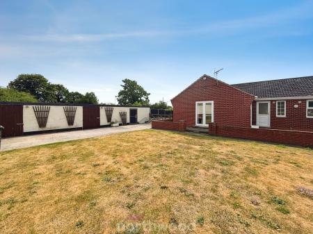 3 bedroom Bungalow for sale in Mosscroft Lane, Hatfield Woodhouse, Doncaster, DN7