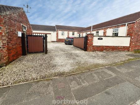 3 bedroom Bungalow for sale in Mosscroft Lane, Hatfield Woodhouse, Doncaster, DN7