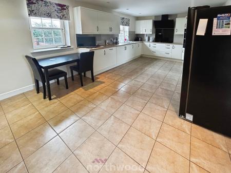 3 bedroom Bungalow for sale in Mosscroft Lane, Hatfield Woodhouse, Doncaster, DN7