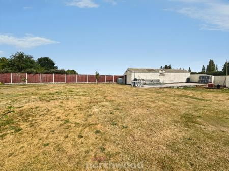 3 bedroom Bungalow for sale in Mosscroft Lane, Hatfield Woodhouse, Doncaster, DN7