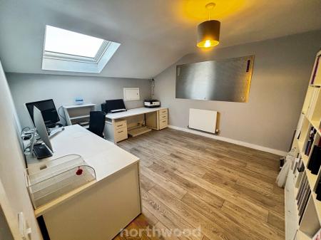 6 bedroom Detached house for sale in St Georges Avenue, Dunsville, Doncaster, DN7