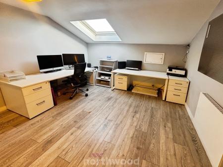 6 bedroom Detached house for sale in St Georges Avenue, Dunsville, Doncaster, DN7