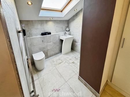 6 bedroom Detached house for sale in St Georges Avenue, Dunsville, Doncaster, DN7