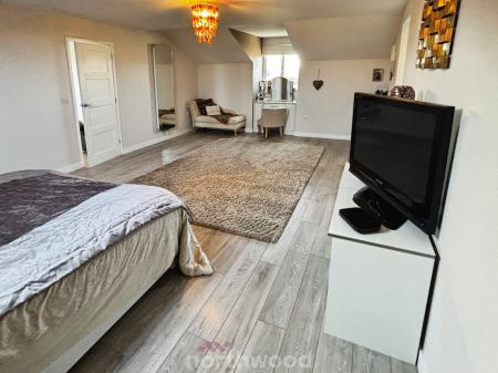 6 bedroom Detached house for sale in St Georges Avenue, Dunsville, Doncaster, DN7