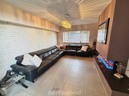 6 bedroom Detached house for sale in St Georges Avenue, Dunsville, Doncaster, DN7