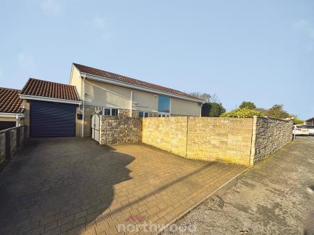 6 bedroom Detached house for sale in St Georges Avenue, Dunsville, Doncaster, DN7