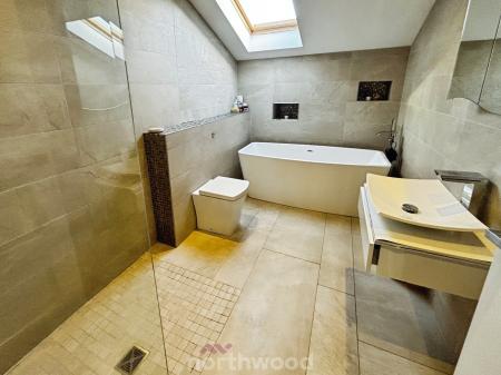 6 bedroom Detached house for sale in St Georges Avenue, Dunsville, Doncaster, DN7