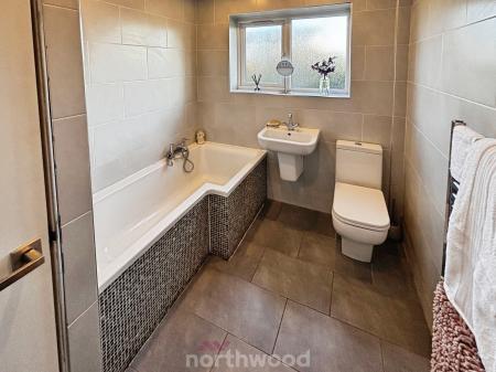 6 bedroom Detached house for sale in St Georges Avenue, Dunsville, Doncaster, DN7