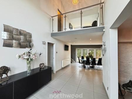 6 bedroom Detached house for sale in St Georges Avenue, Dunsville, Doncaster, DN7