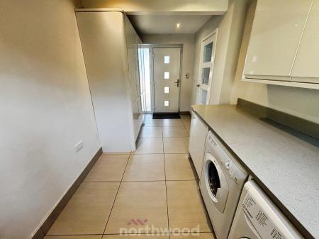 6 bedroom Detached house for sale in St Georges Avenue, Dunsville, Doncaster, DN7