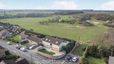 6 bedroom Detached house for sale in St Georges Avenue, Dunsville, Doncaster, DN7