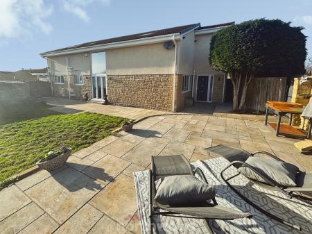 6 bedroom Detached house for sale in St Georges Avenue, Dunsville, Doncaster, DN7