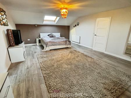 6 bedroom Detached house for sale in St Georges Avenue, Dunsville, Doncaster, DN7