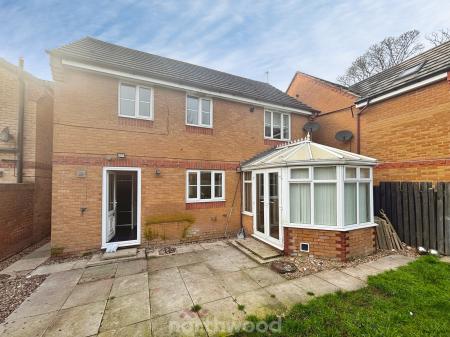 4 bedroom Detached house to let in Ecton Court, Kirk Sandall, Doncaster, DN3