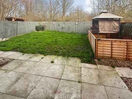 4 bedroom Detached house to let in Ecton Court, Kirk Sandall, Doncaster, DN3