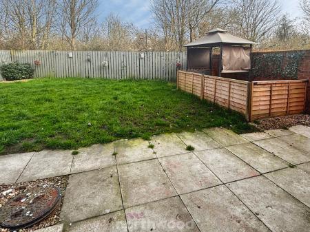 4 bedroom Detached house to let in Ecton Court, Kirk Sandall, Doncaster, DN3