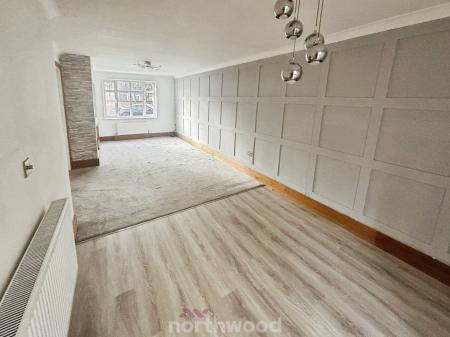 4 bedroom Detached house to let in Ecton Court, Kirk Sandall, Doncaster, DN3