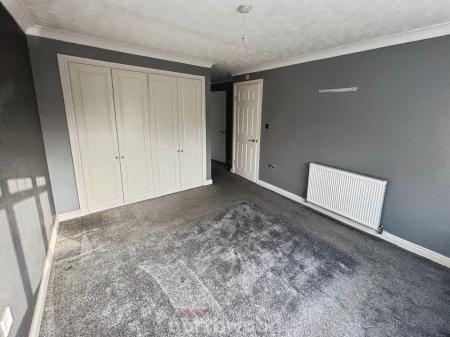 4 bedroom Detached house to let in Ecton Court, Kirk Sandall, Doncaster, DN3