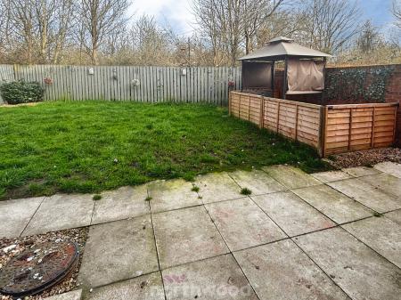 4 bedroom Detached house to let in Ecton Court, Kirk Sandall, Doncaster, DN3