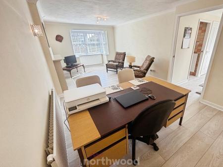 2 bedroom Bungalow for sale in Homestead Garth, Hatfield, Doncaster, DN7