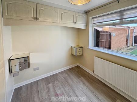 2 bedroom Bungalow for sale in Homestead Garth, Hatfield, Doncaster, DN7