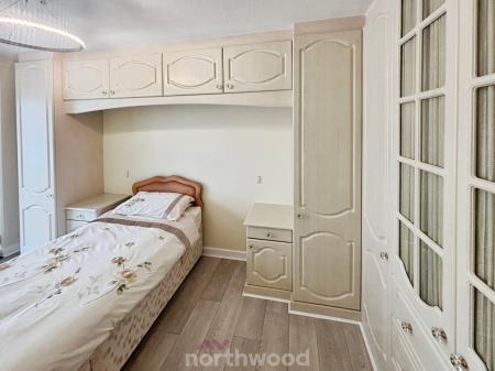 2 bedroom Bungalow for sale in Homestead Garth, Hatfield, Doncaster, DN7