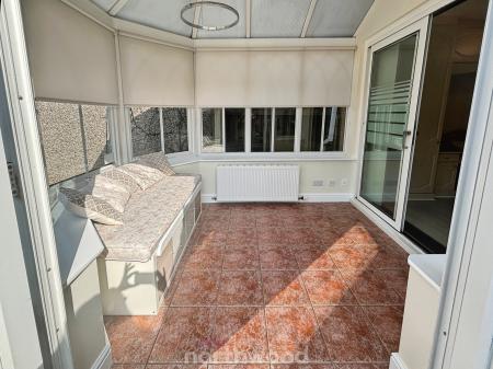 2 bedroom Bungalow for sale in Homestead Garth, Hatfield, Doncaster, DN7