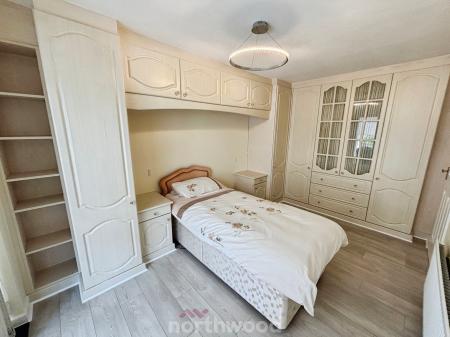 2 bedroom Bungalow for sale in Homestead Garth, Hatfield, Doncaster, DN7