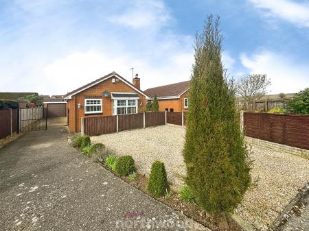 2 bedroom Bungalow for sale in Homestead Garth, Hatfield, Doncaster, DN7