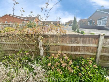 2 bedroom Bungalow for sale in Homestead Garth, Hatfield, Doncaster, DN7