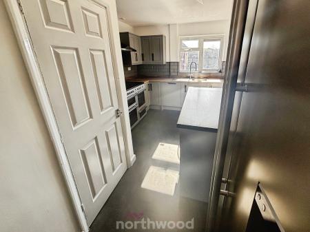 3 bedroom Terraced House to let in Coronation Road, Stainforth, Doncaster, DN7