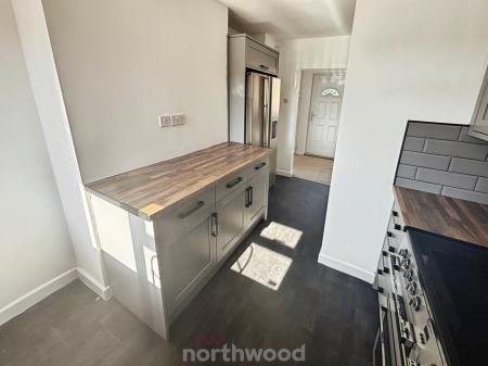 3 bedroom Terraced House to let in Coronation Road, Stainforth, Doncaster, DN7