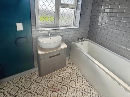 3 bedroom Terraced House to let in Coronation Road, Stainforth, Doncaster, DN7