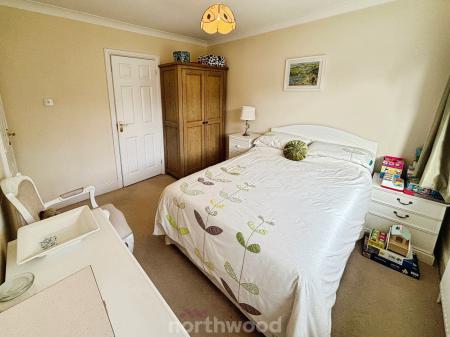 2 bedroom Bungalow for sale in Oakland Avenue, Hatfield, Doncaster, DN7