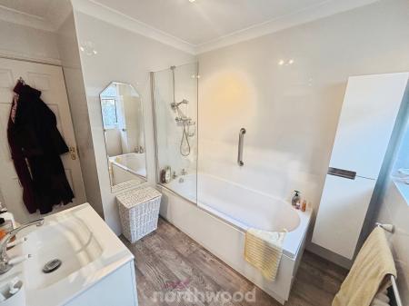 2 bedroom Bungalow for sale in Oakland Avenue, Hatfield, Doncaster, DN7