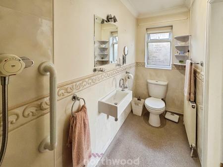 2 bedroom Bungalow for sale in Oakland Avenue, Hatfield, Doncaster, DN7