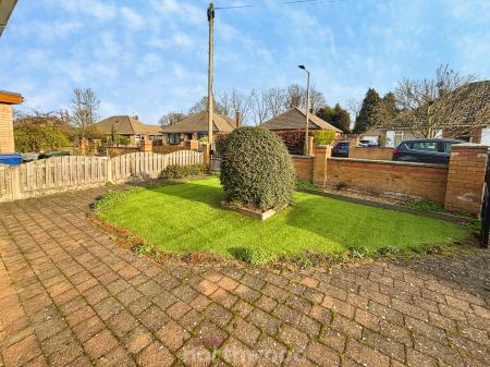 2 bedroom Bungalow for sale in Oakland Avenue, Hatfield, Doncaster, DN7