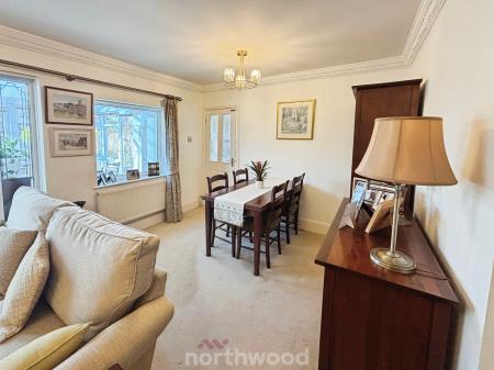 2 bedroom Bungalow for sale in Oakland Avenue, Hatfield, Doncaster, DN7