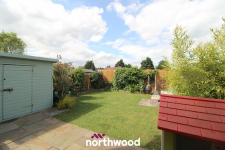 3 bedroom Semi-detached house to let in Monks Close, Dunscroft, Doncaster, DN7