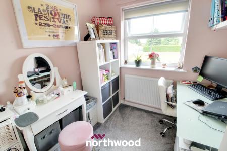 3 bedroom Semi-detached house to let in Monks Close, Dunscroft, Doncaster, DN7