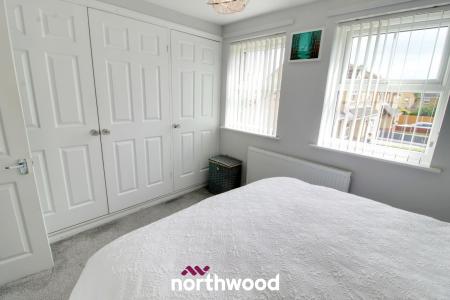 3 bedroom Semi-detached house to let in Monks Close, Dunscroft, Doncaster, DN7