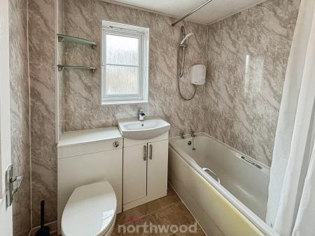 2 bedroom Semi-detached house to let in Stony Close, Stainforth, Doncaster, DN7
