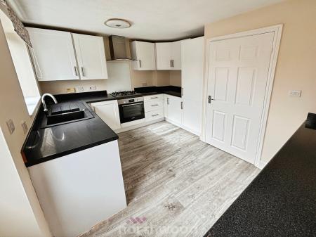 2 bedroom Semi-detached house to let in Stony Close, Stainforth, Doncaster, DN7